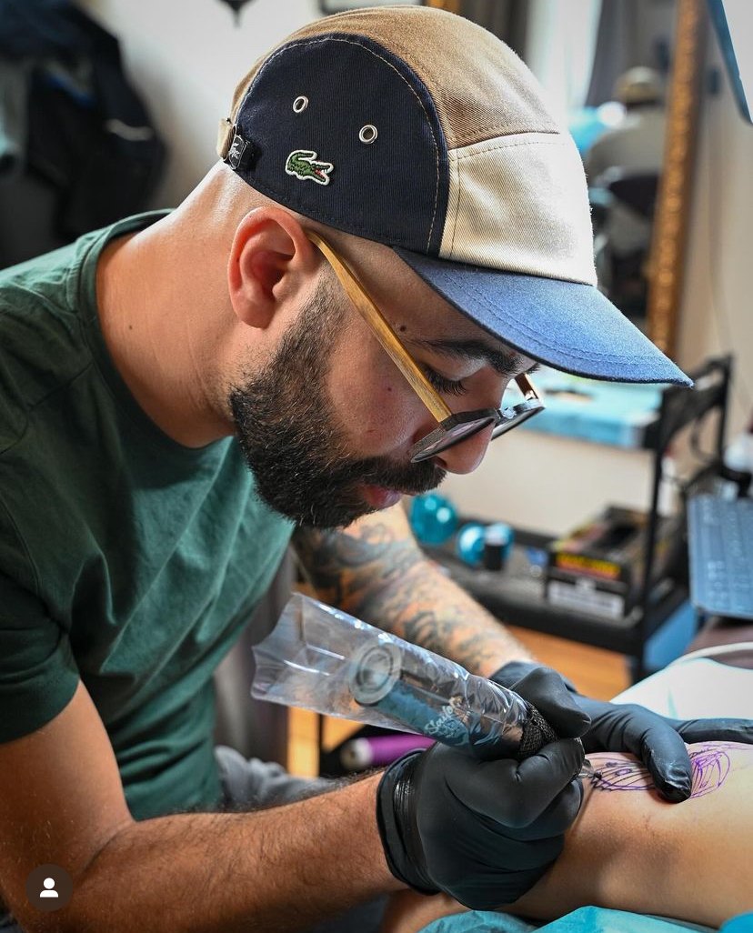 Nacib, tatoueur chez Skull & Bones &agrave; Caen